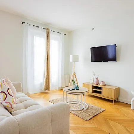 #2bedrooms #artsetmetiers #republique Paryż