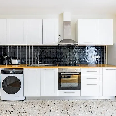 #2bedrooms #artsetmetiers #republique *