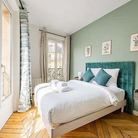 #2bedrooms #artsetmetiers #republique
