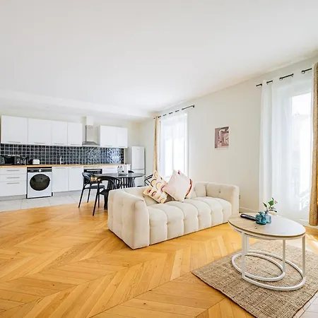 #2bedrooms #artsetmetiers #republique