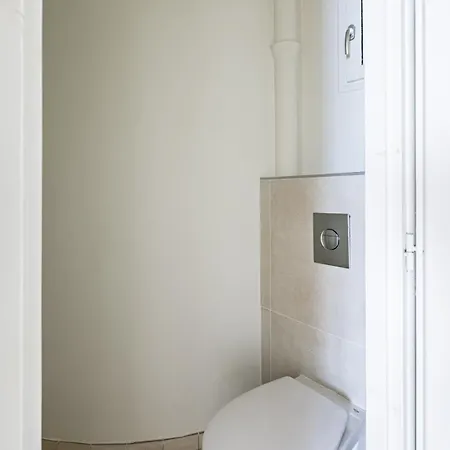 #2bedrooms #artsetmetiers #republique * Paris
